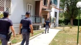 Trovati due cadaveri in un appartamento nel quartiere Baggio a Milano
