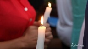 In centinaia alla veglia per l’escursionista trovato morto in Cilento