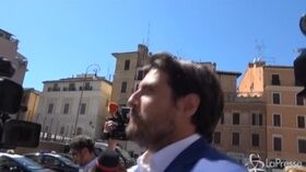 Governo, Buffagni: “Salvini al posto di dire che ha il telefono acceso, lo usasse”