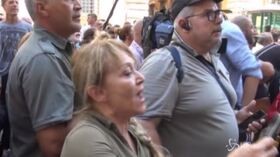 Senatori della Lega contestati fuori da Palazzo Madama: “Mafiosi”