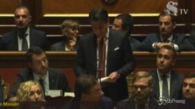 L’attacco di Conte a Salvini: “Preoccupa quando chiedi pieni poteri e invochi le piazze”