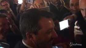 Salvini: “Ho il rosario sempre in tasca, mica è reato”