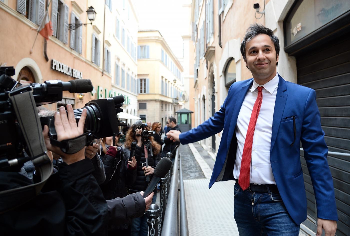 Battelli (M5S): “Dialogo senza inciuci con Pd. Lega? Lavoravamo così bene…”