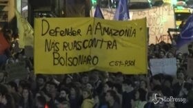 Brasile, i cittadini in piazza per difendere l’Amazzonia