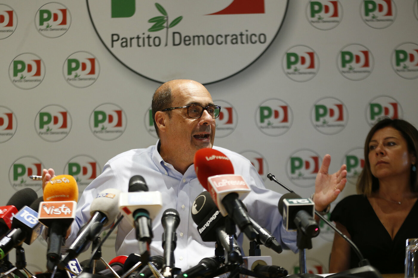 Zingaretti tratta sotto pressing renziani. Franceschini: “Ora silenzio Mundial”