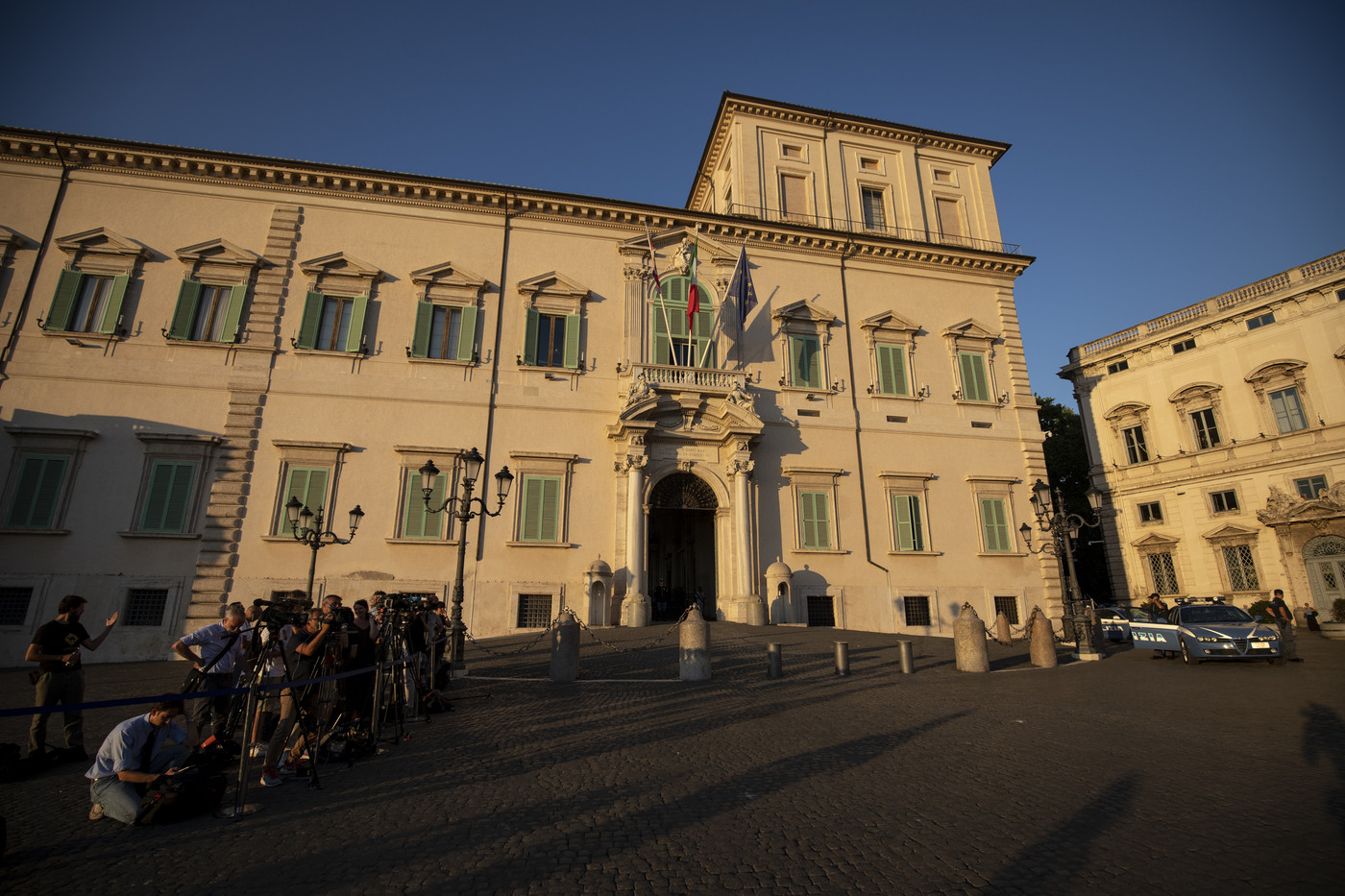 Crisi, cronaca di una giornata decisiva
