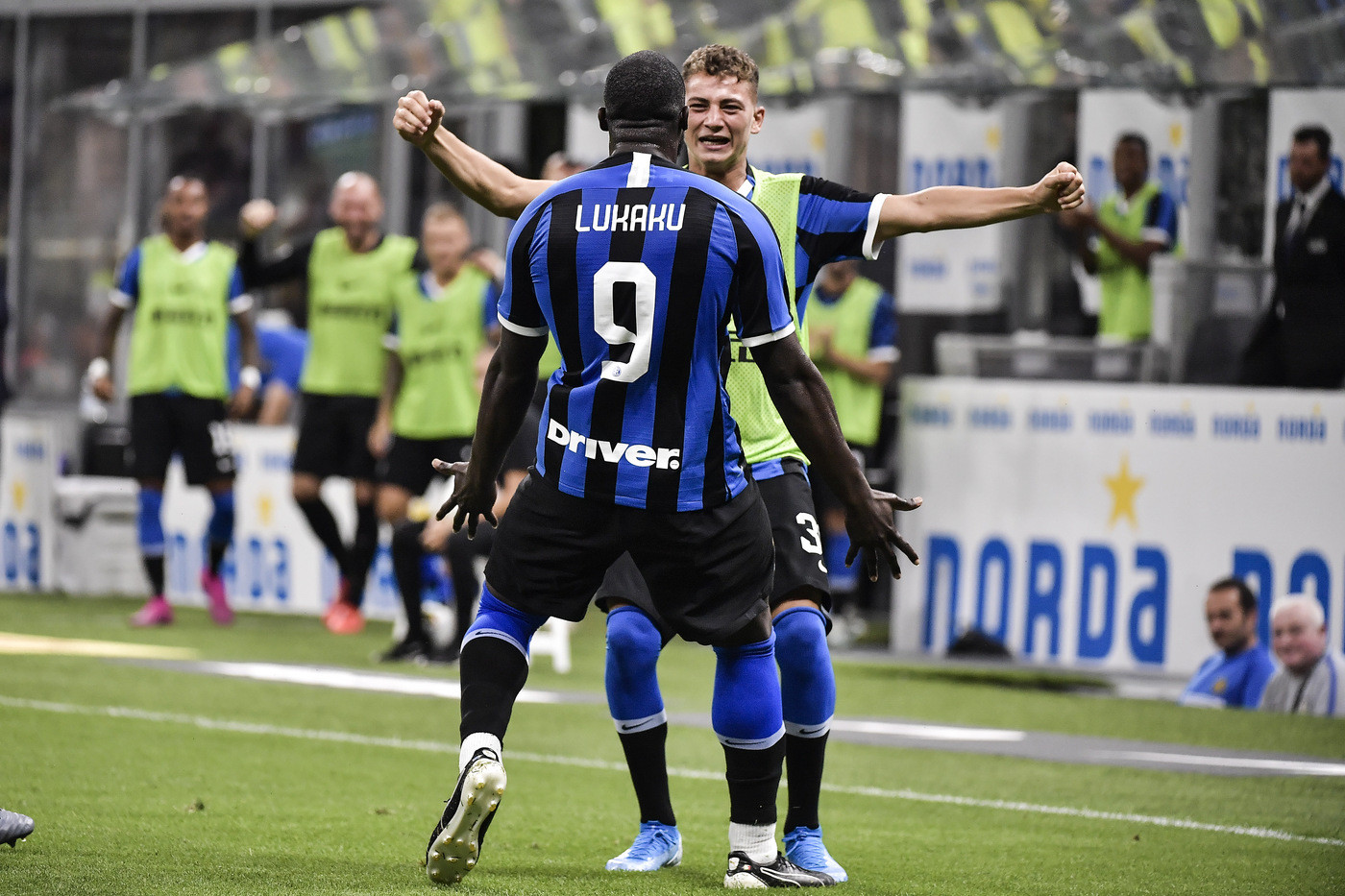 Parte in quarta la nuova Inter di Antonio Conte: Lecce travolto a San Siro
