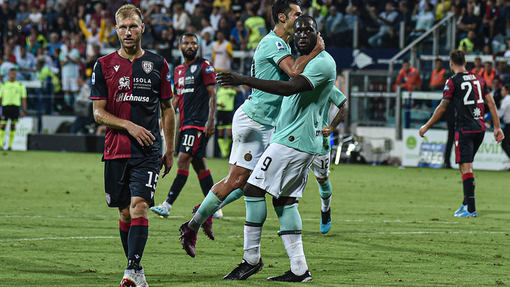 Serie A, l'Inter vince 2-1 a Cagliari ed è prima con Juve e Toro