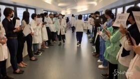 Hong Kong, i sanitari del Queen Mary Hospital supportano le proteste