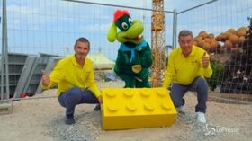 Legoland Waterpark, a Gardaland posato il primo mattoncino