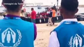 Sbarcano i migranti della Mare Jonio e della Eleonore