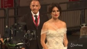Festival Venezia, tutti pazzi per Penélope Cruz