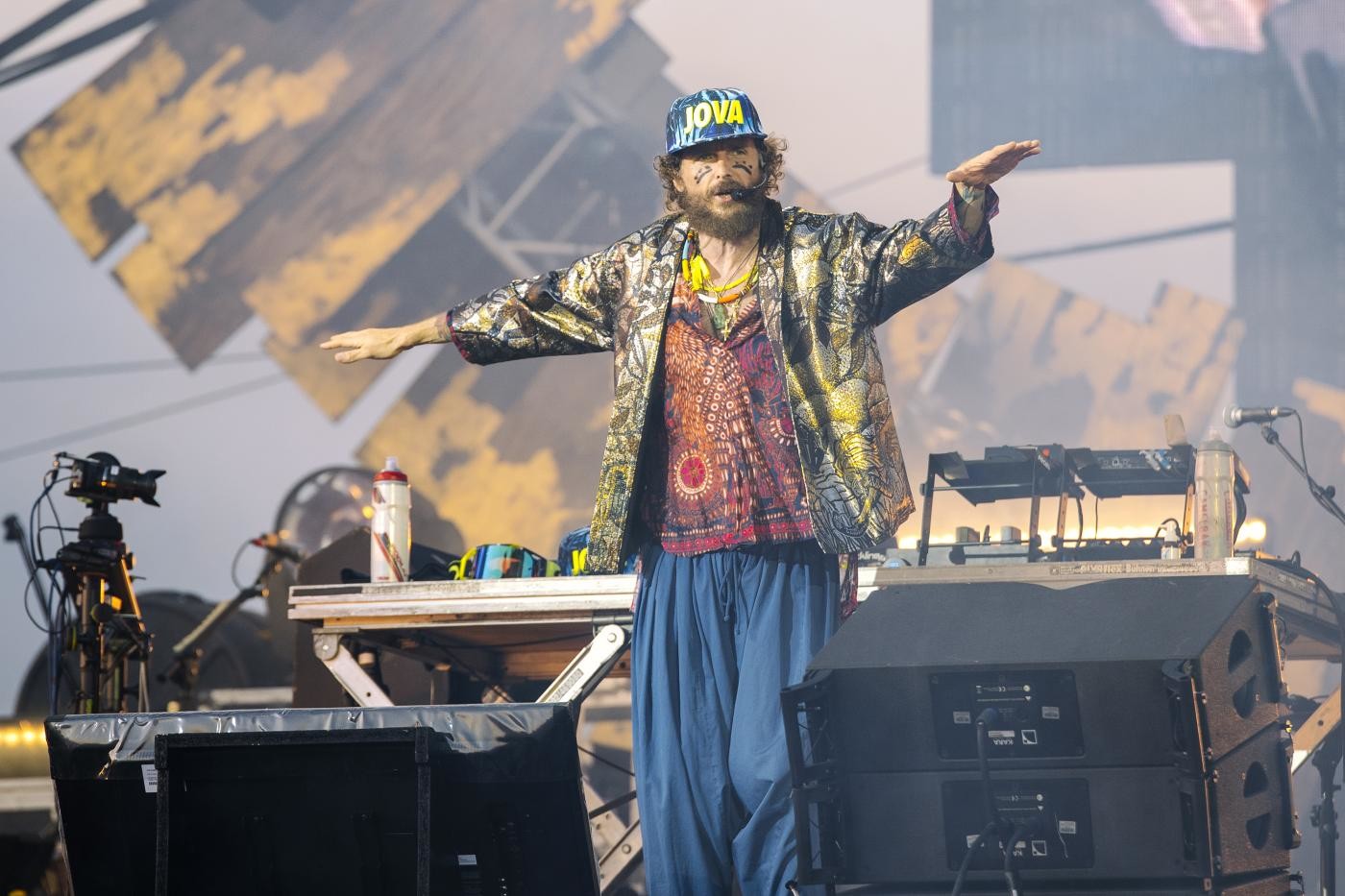 Lo sfogo di Jovanotti: “Mondo ambientalista più inquinato delle fogne”