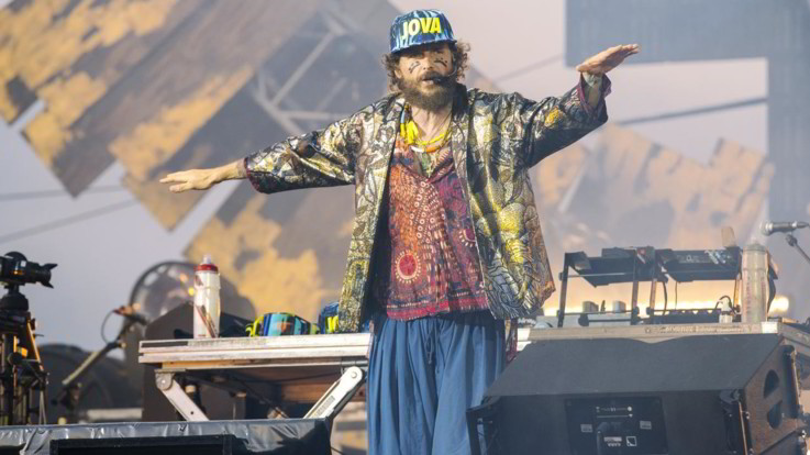 Lo sfogo di Jovanotti: "Mondo ambientalista più inquinato delle fogne"