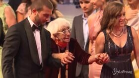 Venezia celebra Lina Wertmüller, applausi sul red carpet