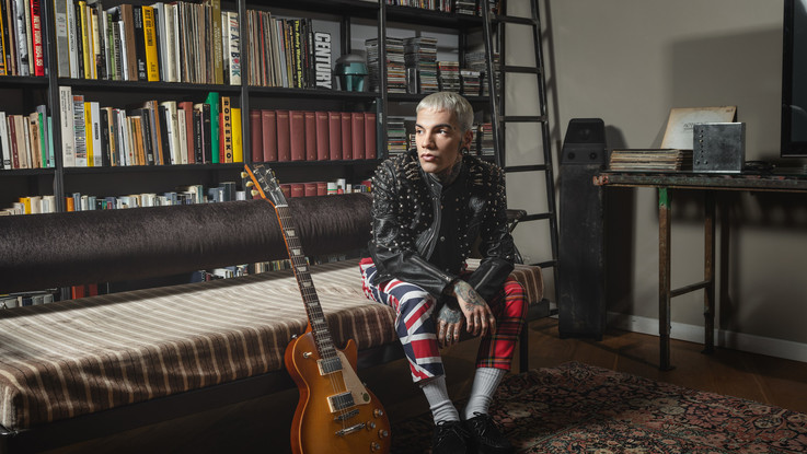 GionnyScandal: "L'emo trap come terapia, vi racconto il mio 'Black mood'"