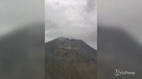 Perù: alte colonne di fumo e cenere, il vulcano Ubinas torna a far paura