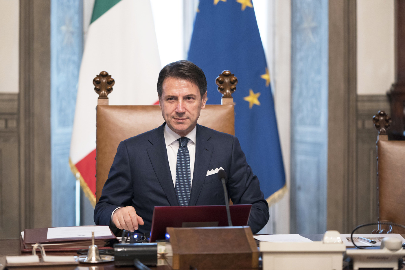 Governo, Conte prepara il discorso. Per M5S e Pd si avvicina lo scoglio del taglia poltrone