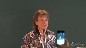 Venezia, red carpet occupato da attivisti. Mick Jagger: “Sto con loro”