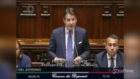 Governo, Conte: “Al servizio del Paese con disciplina e onore”