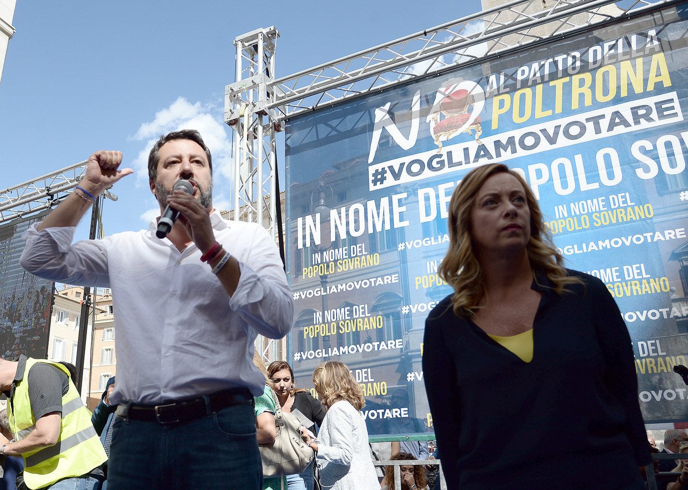 Lega e FdI in piazza contro il governo davanti a Montecitorio