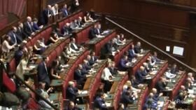 Bagarre alla Camera: cori dai banchi della Lega contro Conte