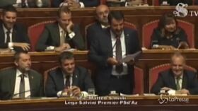Senato, Casellati si sbaglia e lo chiama “Casini”. Salvini divertito replica: “Casini no!”