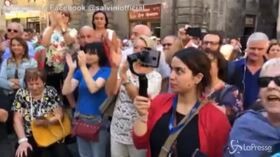 Salvini indica alcuni turisti giapponesi: “Ci piacciono perché pagano, non come quelli che sbarcano e vengono pagati”