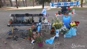 Roma, a fuoco la panchina dove fu ucciso “Diabolik”