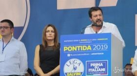 Salvini: “Se smontano dl sicurezza, 5 milioni di firme per un referendum”