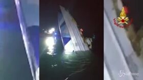 Tragedia a Venezia, motoscafo offshore si schianta contro la diga San Nicoletto: 3 morti