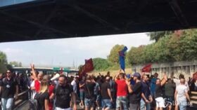 Whirlpool in rivolta a Napoli, gli operai bloccano l’A3