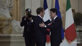 Macron da Conte a Roma: picchetto d’onore per il presidente francese