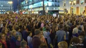 Spagna: in migliaia in piazza contro la violenza sulle donne