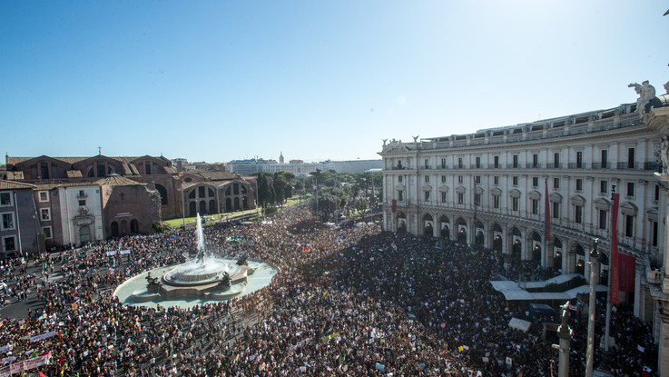 Fridays for Future, più di un milione di studenti ai cortei in tutta Italia
