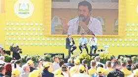 Bologna, Salvini accolto calorosamente dagli agricoltori