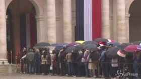 Migliaia di francesi all’omaggio popolare a Jacques Chirac