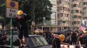 Hong Kong, violenti scontri nel 70° anniversario della Cina