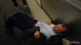 Carica della polizia davanti la sede di Roma Metropolitane, ferito Stefano Fassina