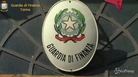 Ricattano imprenditore, arrestati due torinesi