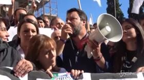 Sit-in in Campidoglio, l’urlo della Lega contro Virginia Raggi: “Dimettiti”