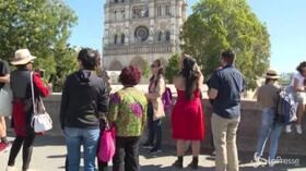 Parigi: Notre-Dame resta un’attrazione per i turisti, milioni i visitatori