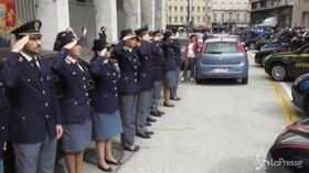 Corteo di vetture e sirene spiegate: a Trieste l’omaggio delle forze dell’ordine agli agenti uccisi
