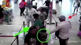 Furti ai turisti a Fiumicino, sgominata banda di 12 algerini