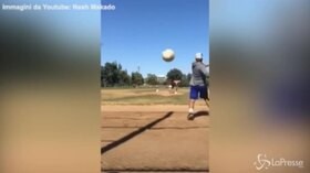 Il video che fa impazzire il web: la pallina da baseball sembra colpire chi guarda