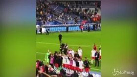 Francia-Turchia: il saluto militare dei calciatori di Ankara