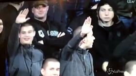 Bulgaria-Inghilterra, cori razzisti e saluti nazisti dei tifosi di casa: partita sospesa