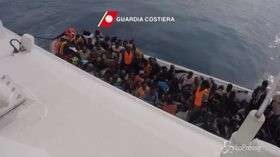 Migranti, naufragio a Lampedusa: almeno 12 morti in fondo al mare