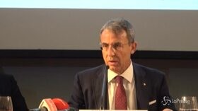 Manovra, Costa scherza: “Ho dormito un paio d’ore ma avevo paura mi fregassero i soldi”