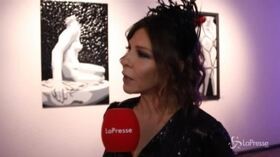 Inaugura a Milano la mostra di Luna Berlusconi: “L’arte è sempre stata parte di me”